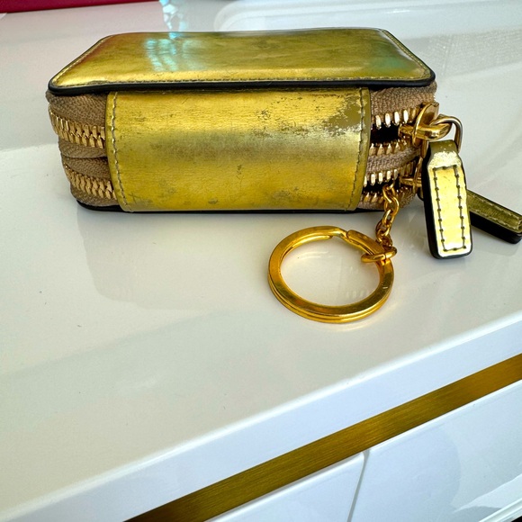 LOW START Mcm metallic gold wallet with key chain - Picture 4 of 15